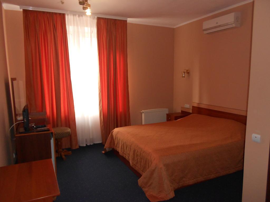 Galant Hotel Boryspilʼ Exteriör bild