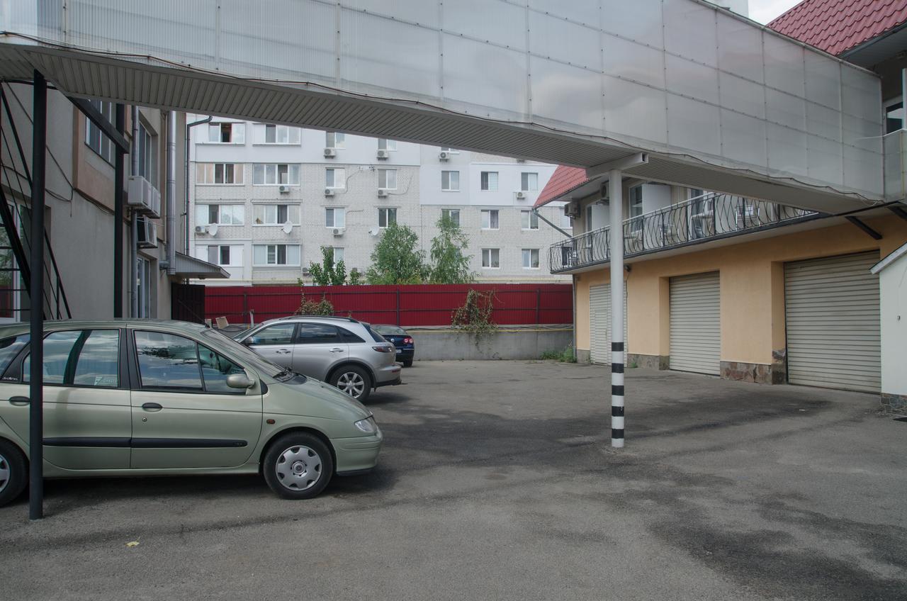 Galant Hotel Boryspilʼ Exteriör bild