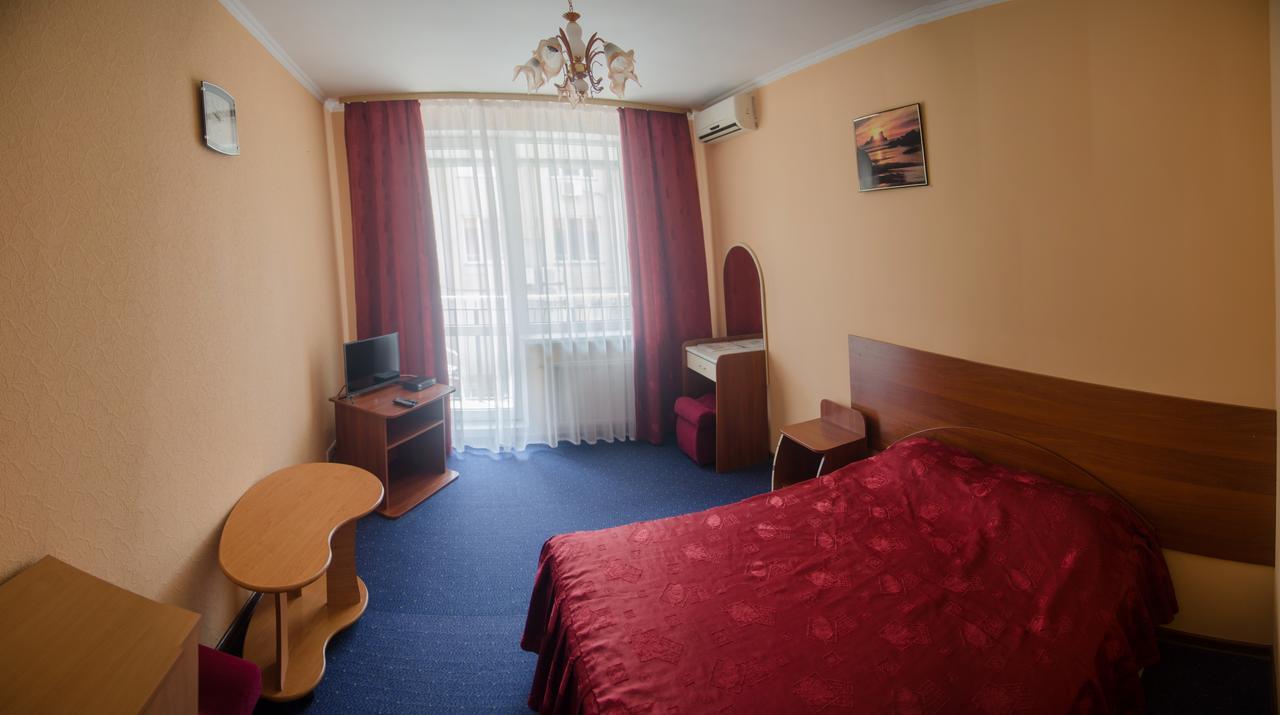 Galant Hotel Boryspilʼ Exteriör bild